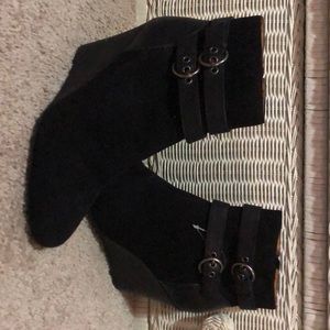 Black wedged booties